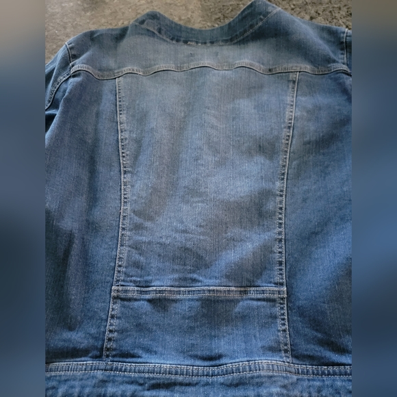 Women's jean jacket - Picture 4 of 4